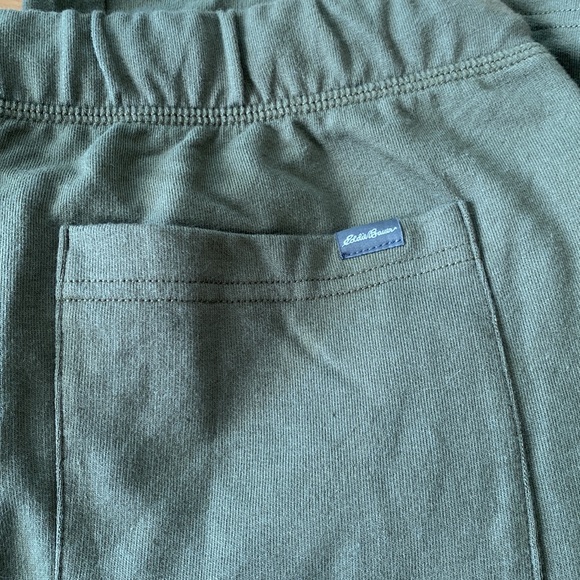 NWOT Men’s Eddie Bauer Green Lounge Shorts - Picture 3 of 4
